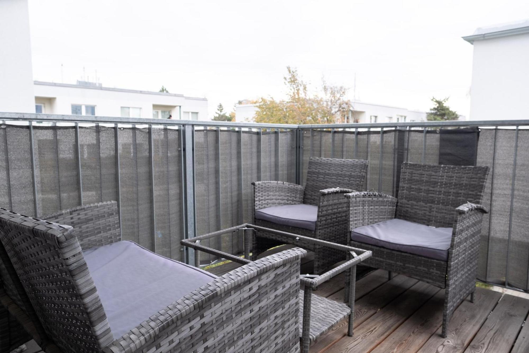 Modern Apartment W/ Cozy Balcony Near City Center Vienna Exterior photo